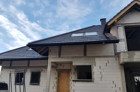 Skład materiałów budowlanych oferuje okna dachowe Velux